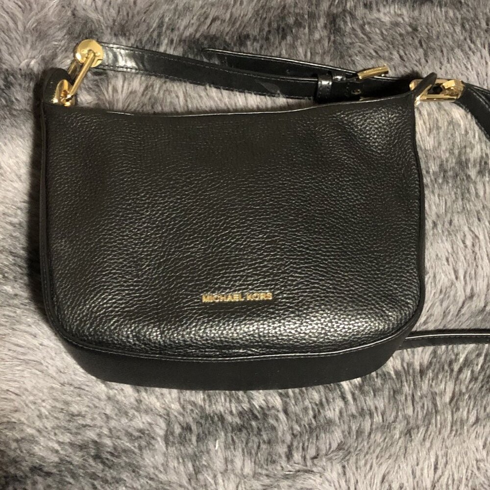MICHAEL KORS Medium Pochette Crossbody Bag With Black And Gold Hardware - Picture 2 of 6